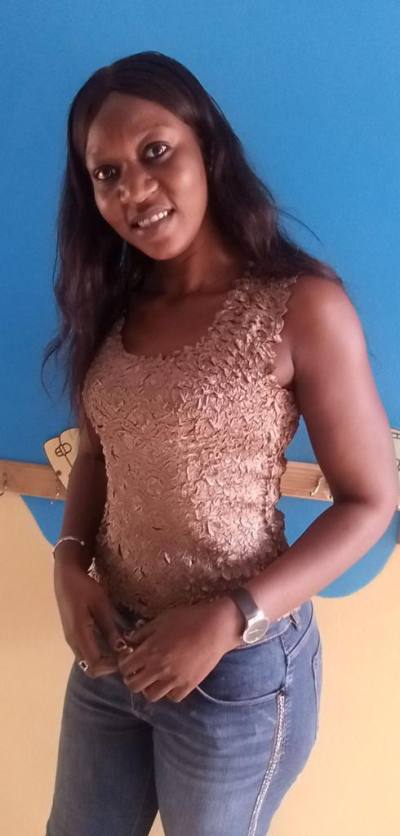 Cathy  37 ans Ngaparou  Sénégal