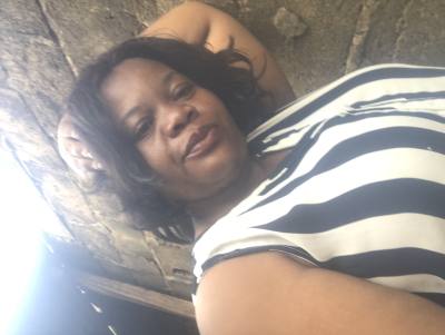 Albertine 40 ans Yaoundé  Cameroun