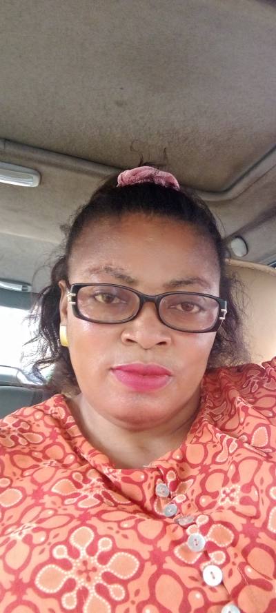 Nadege 44 ans Douala  Cameroun