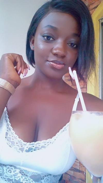 Marie jeanne 28 ans Yaoundé  Cameroun