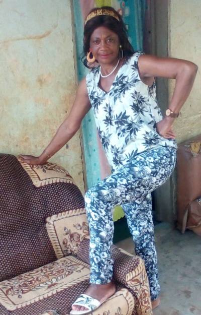 Marceline 61 ans Yaoundé  Cameroun