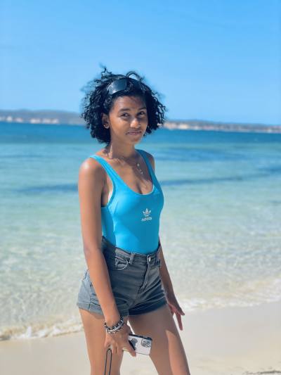 Adriana 19 ans Diego Suarez  Madagascar