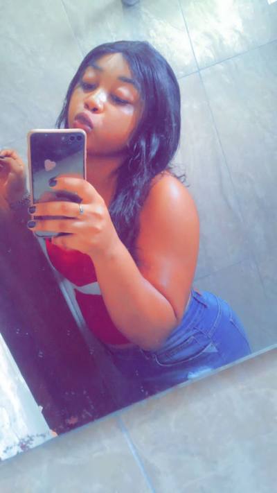 Gaelle 25 ans Yaounde Cameroun