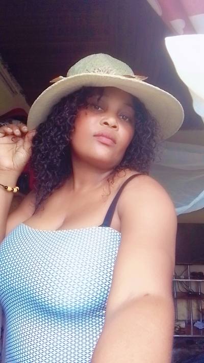 Sarah 39 ans Douala  Cameroun