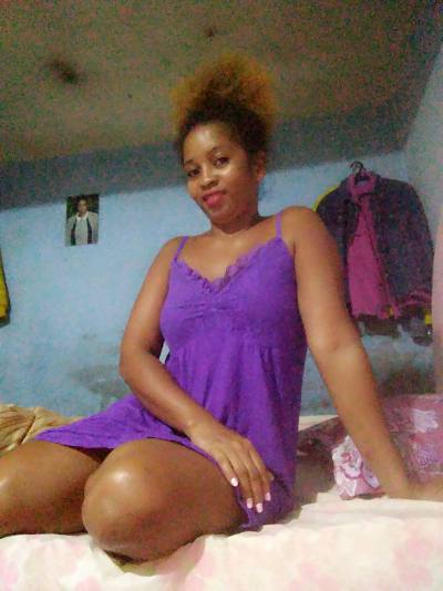 Chabrina 31 ans Antalaha Madagascar