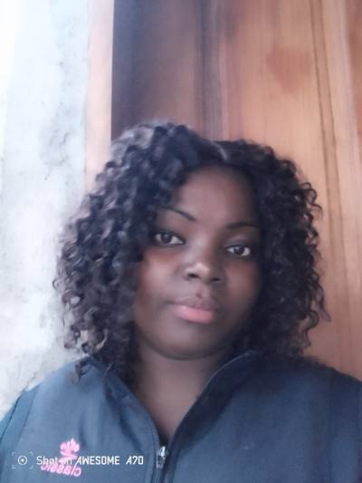 Christelle 34 ans Yaoundé Cameroun