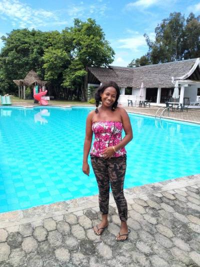 Stephanie 43 Jahre Toamasina Madagaskar