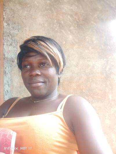 Angele 38 years Yaoundé Cameroon