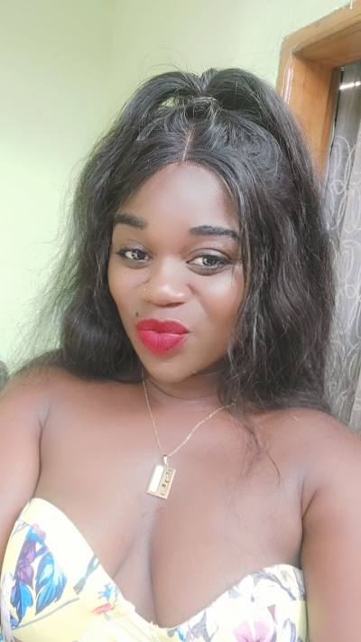 Carine 35 ans Yaoundé  Cameroun