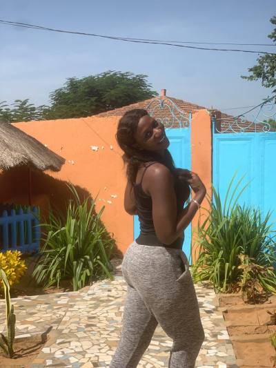 Cathy  37 ans Ngaparou  Sénégal