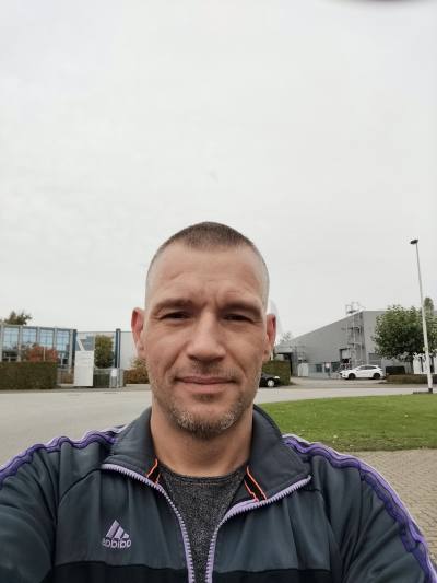 Enrico 42 ans Bedburg Hau  Allemagne