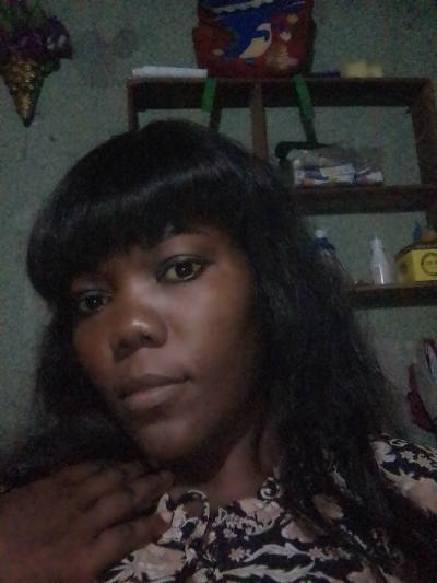 Christy 30 ans Bacongo  Congo