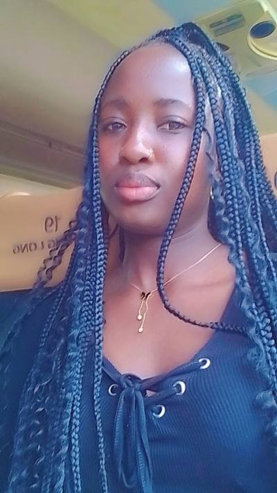 Vanina 21 ans Chrétienne  Cameroun