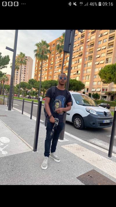 Ernest 32 ans Nice France