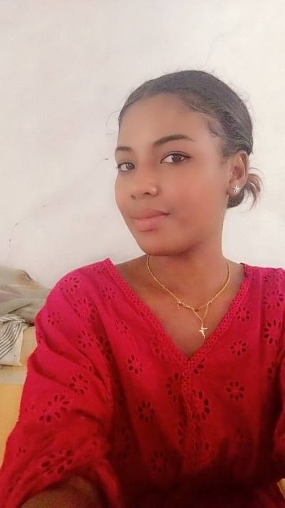 Florina 22 ans Antalaha Madagascar