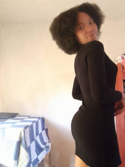 Ninie 22 ans Antsirabe Madagascar