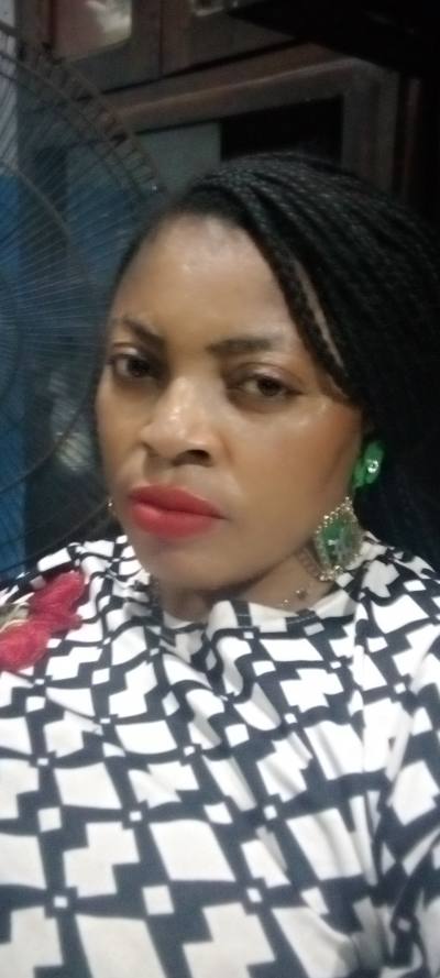 Nadege 44 ans Douala  Cameroun