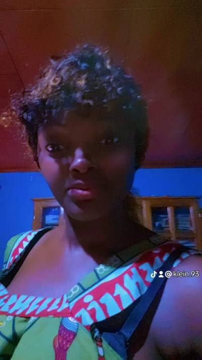 Michele 31 Jahre Douala Kamerun