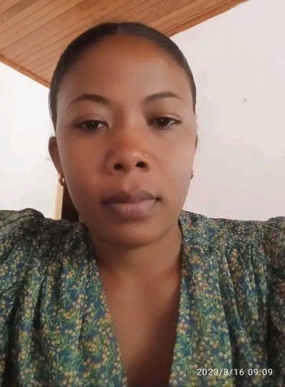 Bernadette 33 ans Ambanja Madagascar