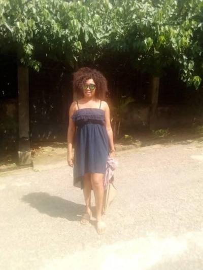 Pivoine 41 ans Du Centre  Cameroun