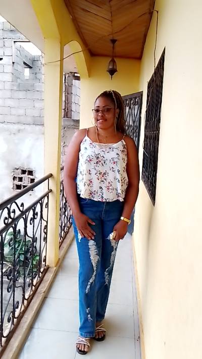 Agnès 33 Jahre Yaoundé  Kamerun