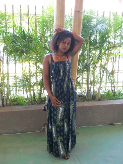 Edwige 34 ans Toamasina Madagascar