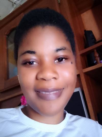 Carine 32 ans Mbalmayo  Cameroun