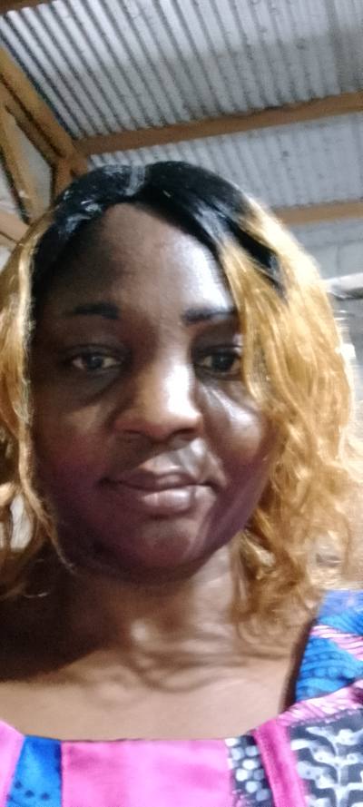 Victorine 42 ans Abong-mbang Cameroun