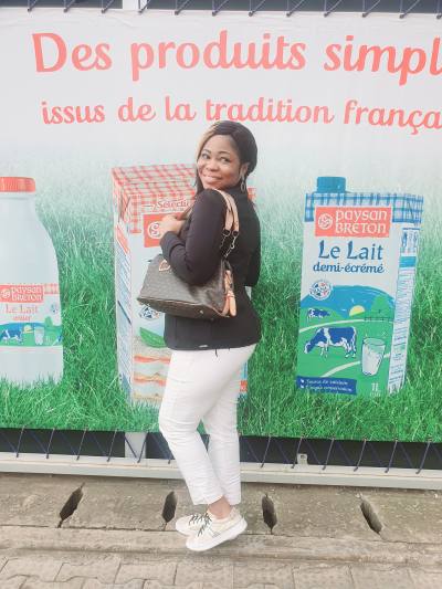 Gloire 38 ans Yaoundé  Cameroun