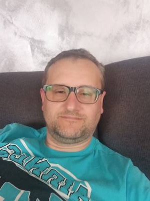 David 47 ans Domeliers France