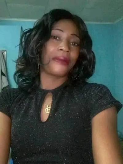Solange  36 ans Yaoundé Cameroun