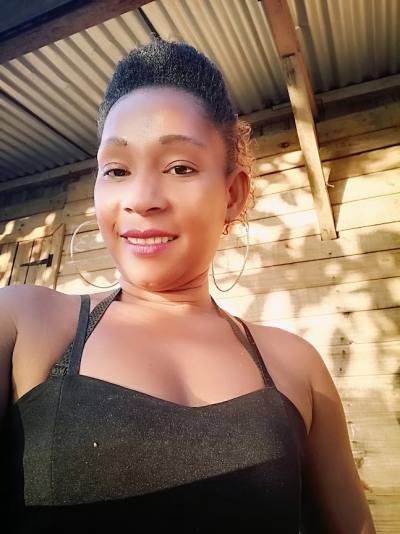 Francina 31 ans Toamasina Madagascar