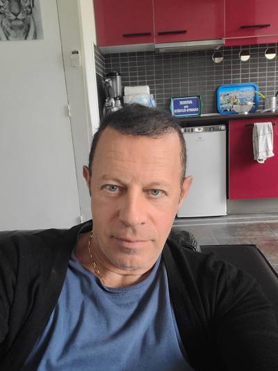 OLIVIER  55 ans Nice France