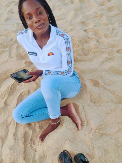 Julsyve 23 ans Cotonou Bénin