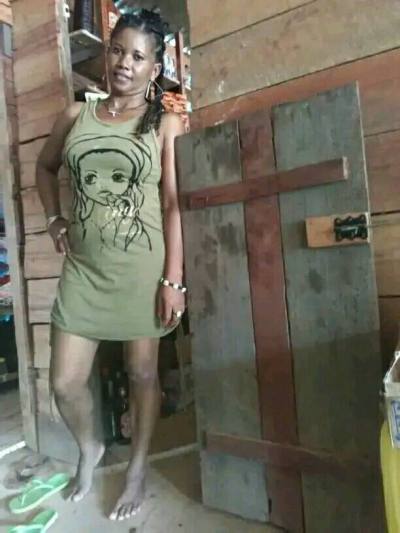 Olga 43 ans Antalaha Madagascar