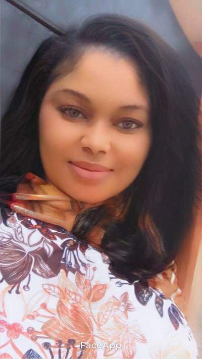 Seraphine 35 ans Yaoundé  Cameroun