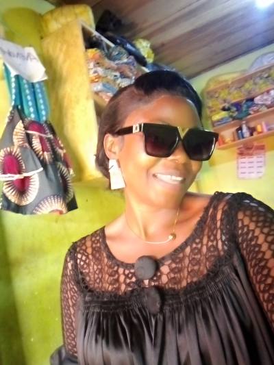 Germaine 39 years Yaoundé  Cameroon