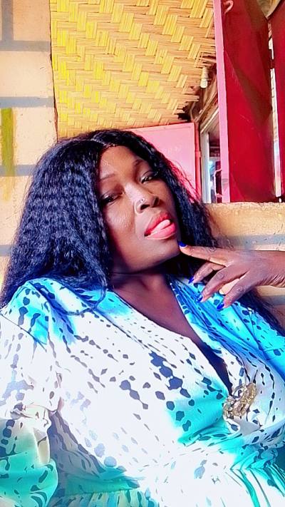 Ladona 43 ans Yaoundé Cameroun