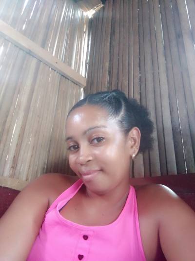 Chabrina 31 ans Antalaha Madagascar