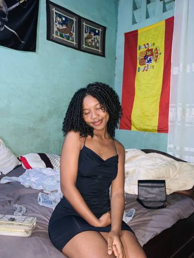 Natacha 22 ans Toamasina Madagascar