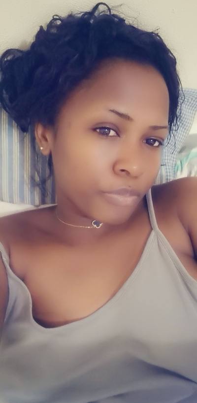 Cathia 30 ans Yaoundé  Cameroun