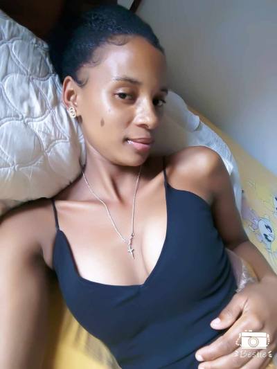 Julia 22 ans Antananarivo  Madagascar