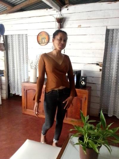 Natacha 44 years Tamatave Madagascar