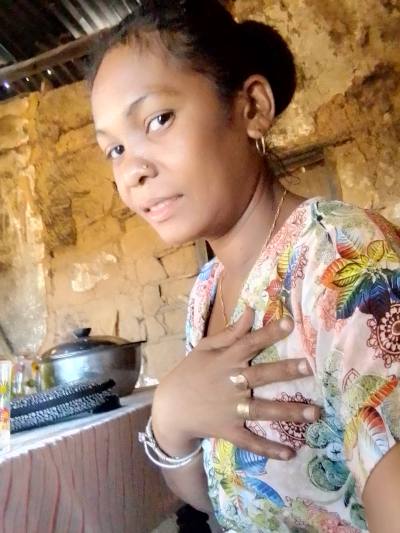 Annick 31 ans Ambanja Madagascar