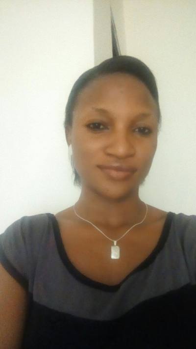 Paule 34 Jahre Douala  Kamerun