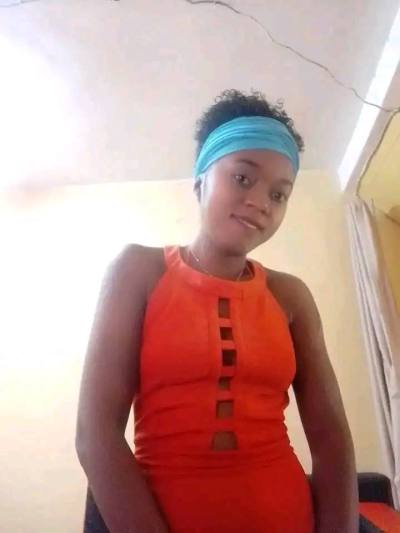 Minah 27 ans Sambava Madagascar