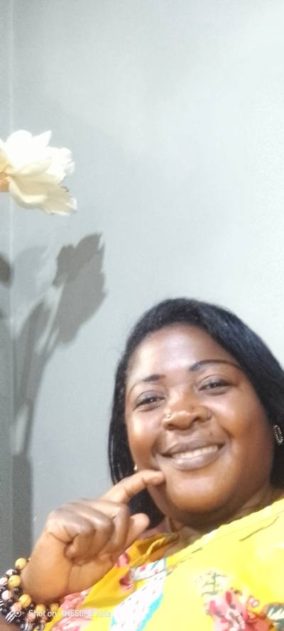 Gertrude 50 ans Yaoundé  Cameroun