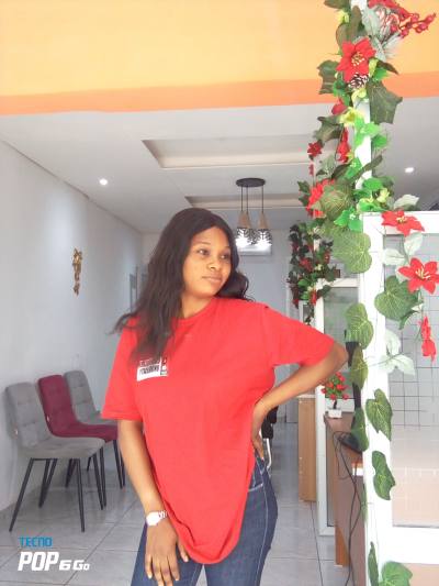 Samantha 24 ans Christianisme  Cameroun