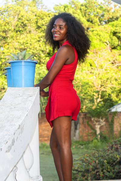 Carla 24 ans Sambava Madagascar