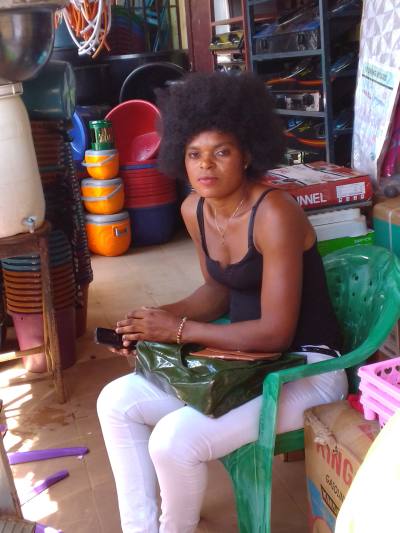 Pauline 28 ans Mbalmayo  Cameroun